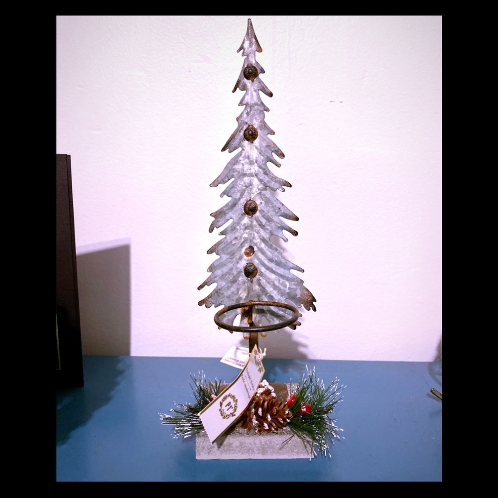 Metal Tree tea light candle holder